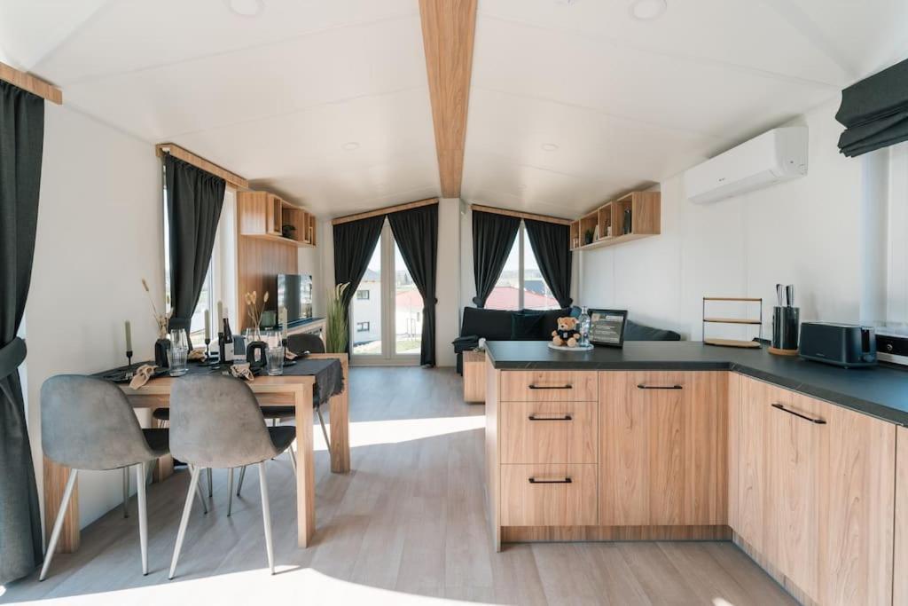 Gemuetliches Voll Ausgestattes Tiny House Apartment Vilseck Exterior photo